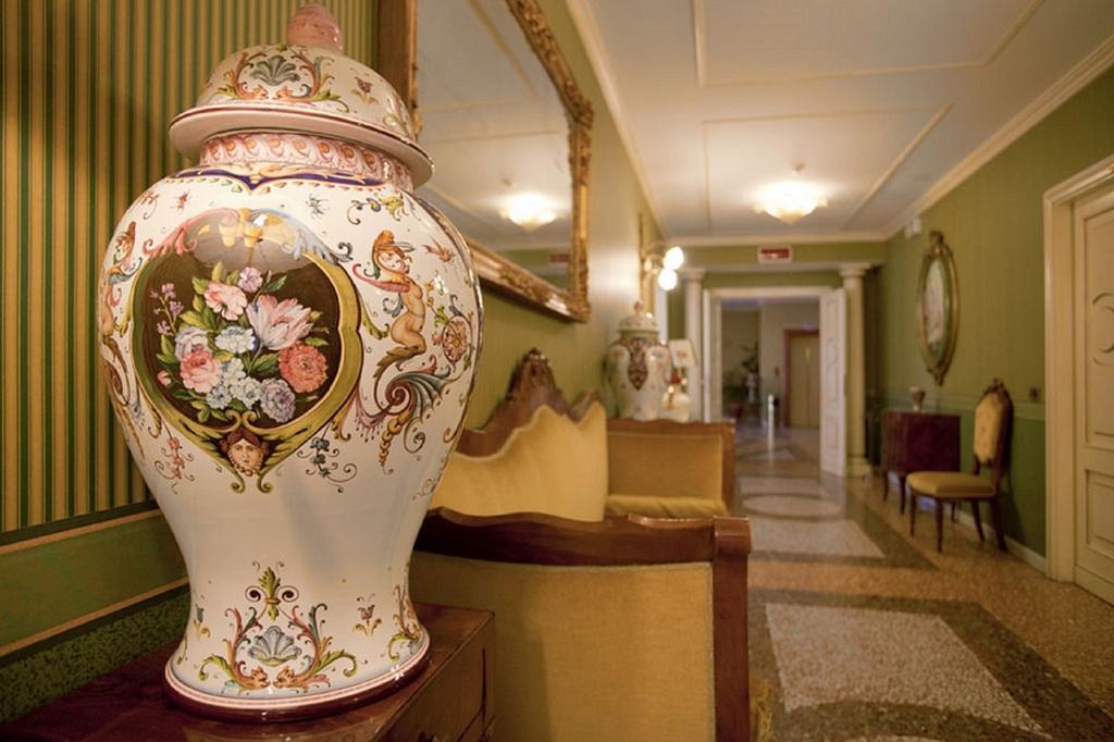 Hotel Bentivoglio Residenza D'Epoca ภายนอก รูปภาพ